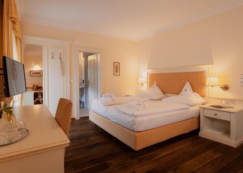 hotel-starkenberg-zimmer-2025-web-lq-9