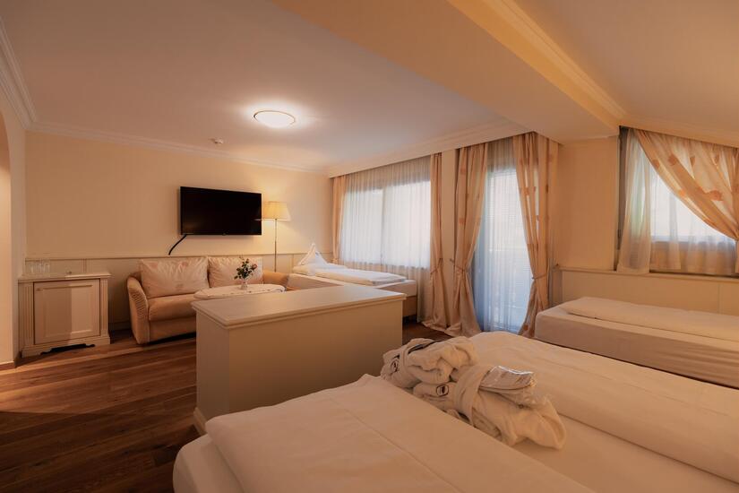 hotel-starkenberg-zimmer-2-0-web-lq-16