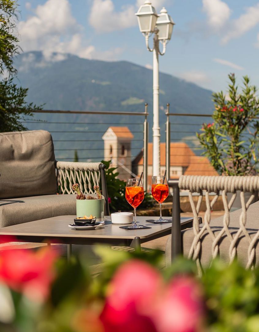 Aperitif on the terrace of our hotel in Scena/Schenna